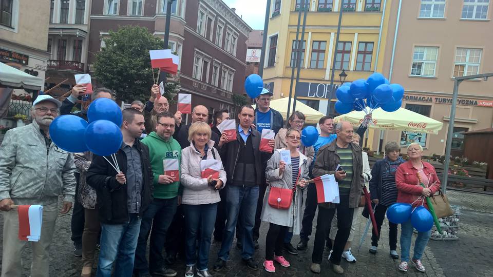 W Grudziądzu rozdawano konstytucje 